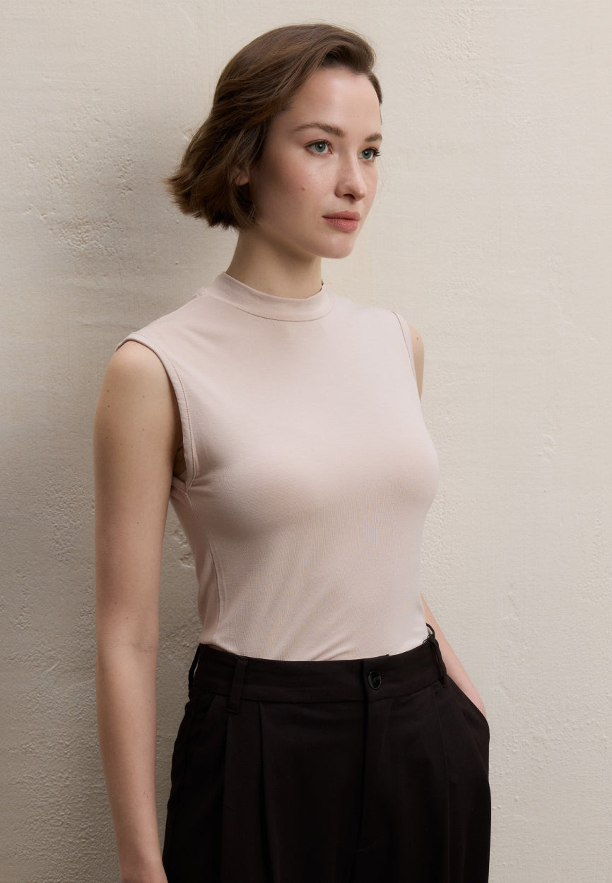 Qivola Sleeveless Bamboo Body Undershirt in Powder Pink, side view